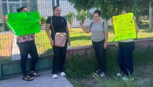 se manifiestan madres de familia en sepyc ahome