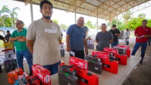 secretaria de economia a traves de equipa sinaloa beneficia a 66 pequeños negocios en navolato taladoras