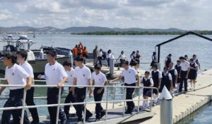 De un Black Hawk a un buque de guerra: Marina acerca a 150 estudiantes a la vida naval en Mazatlán, Sinaloa