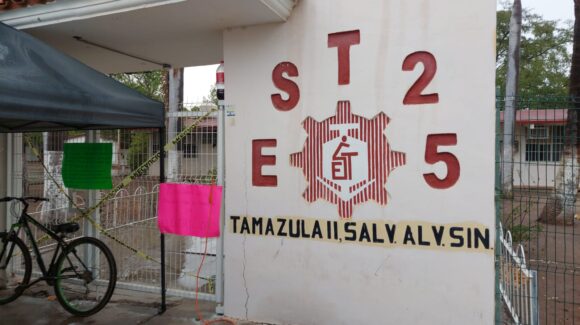Rehabilitación eléctrica mantiene a alumnos de la secundaria de Tamazula II, en Salvador Alvarado, a distancia