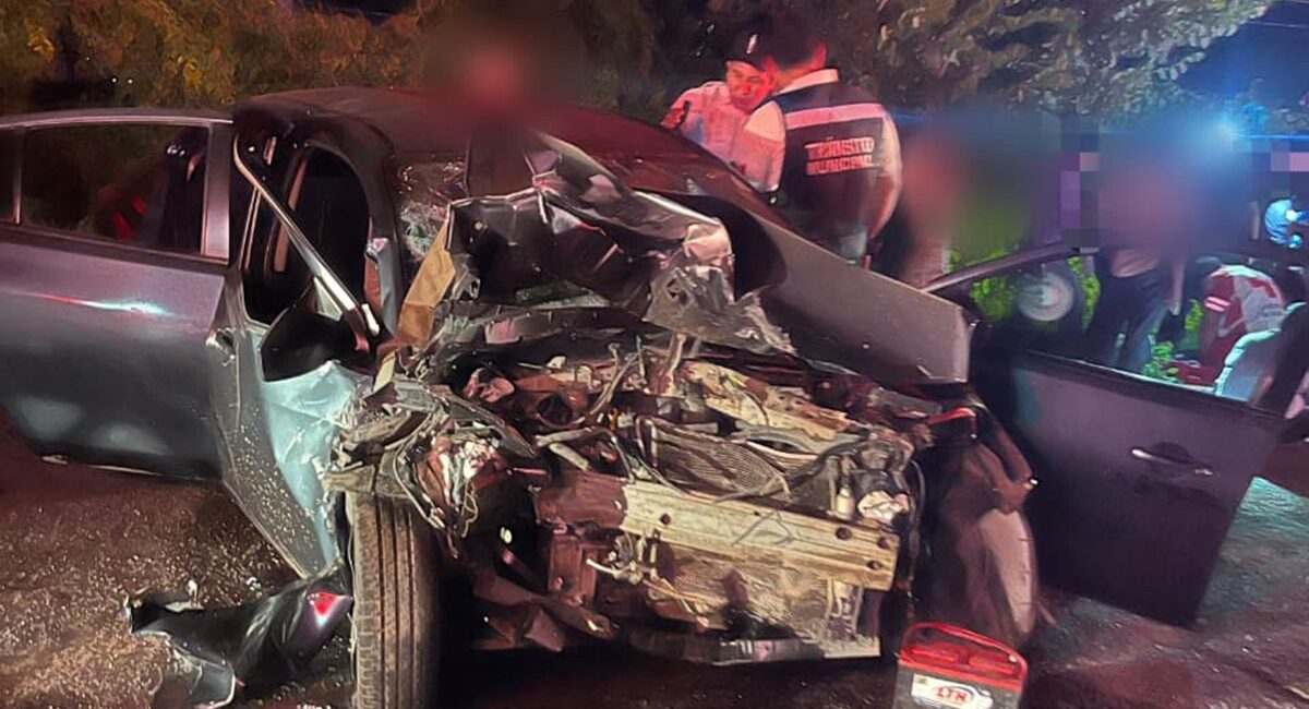Seis personas resultan lesionadas tras aparatoso accidente entre dos vehículos en Vialacahui, El Fuerte, Sinaloa