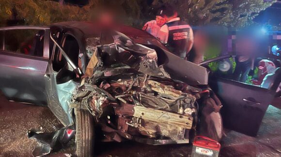 Seis personas resultan lesionadas tras aparatoso accidente entre dos vehículos en Vialacahui, El Fuerte, Sinaloa
