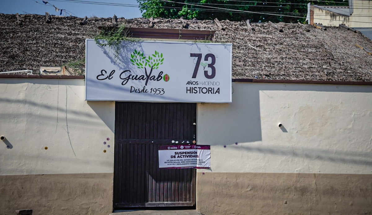 Sellos de suspensión en restaurante-bar El Guayabo en el Centro de Culiacán