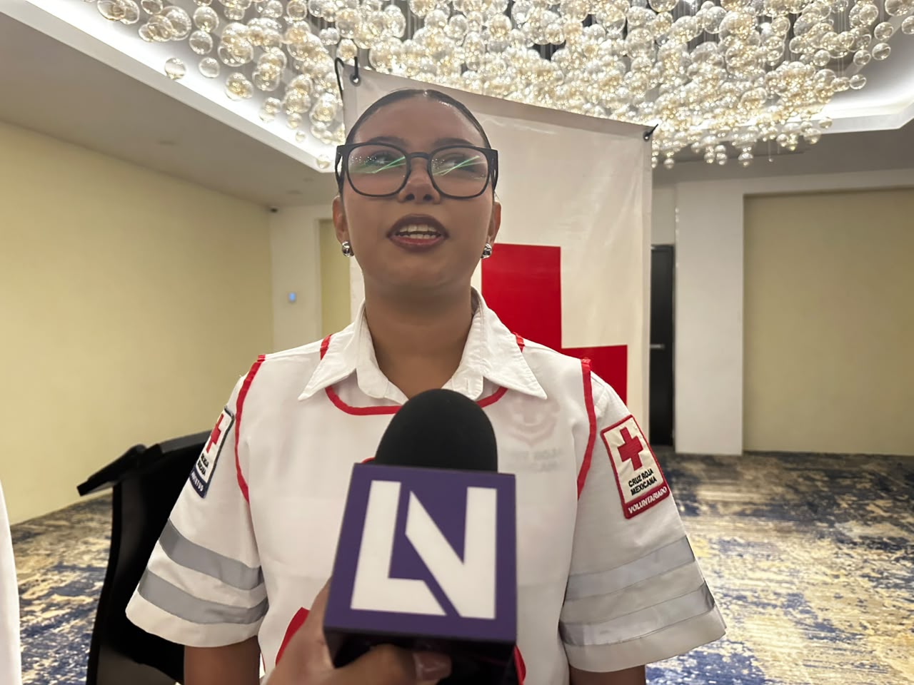 Shelby Daniela, de 18 años, recibe el título de Juventina del Año en Mazatlán