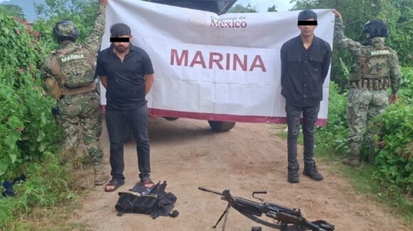 Capturan a cinco hombres en San Ignacio, Sinaloa; traían armas ¡y 60 explosivos!