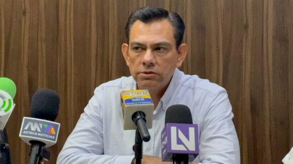 “Sigue sin entregarse el 100% de los uniformes escolares gratuitos en Los Mochis; padres no acuden a hacer el canje”: Canaco