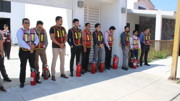Torre Buks pone a prueba su compromiso con la vida en Mazatlán, Sinaloa; evacúa con éxito a 373 personas en simulacro de incendio con autoridades