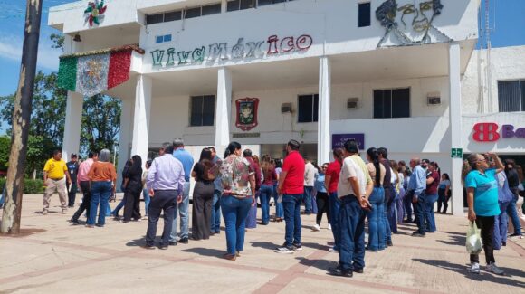 En tres minutos evacuan el Ayuntamiento de Salvador Alvarado durante simulacro por sismo
