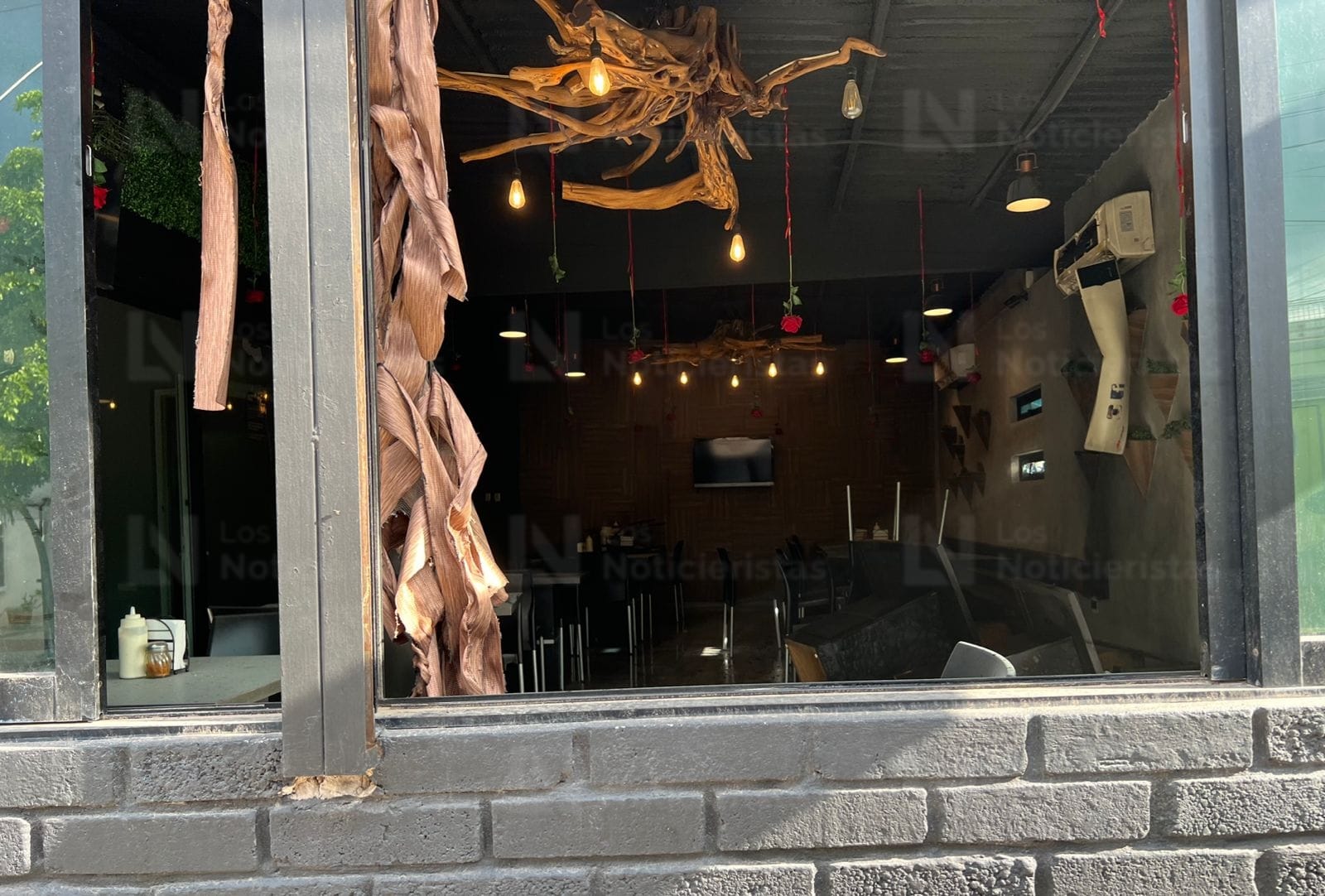 Vandalizan comercio de sushi en la Lázaro Cárdenas de Culiacán