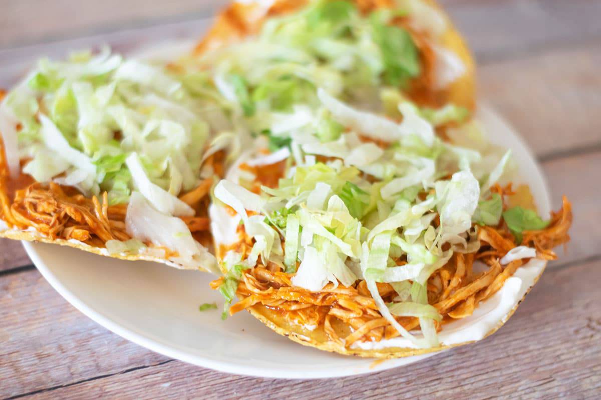 tostadas de tinga de pollo