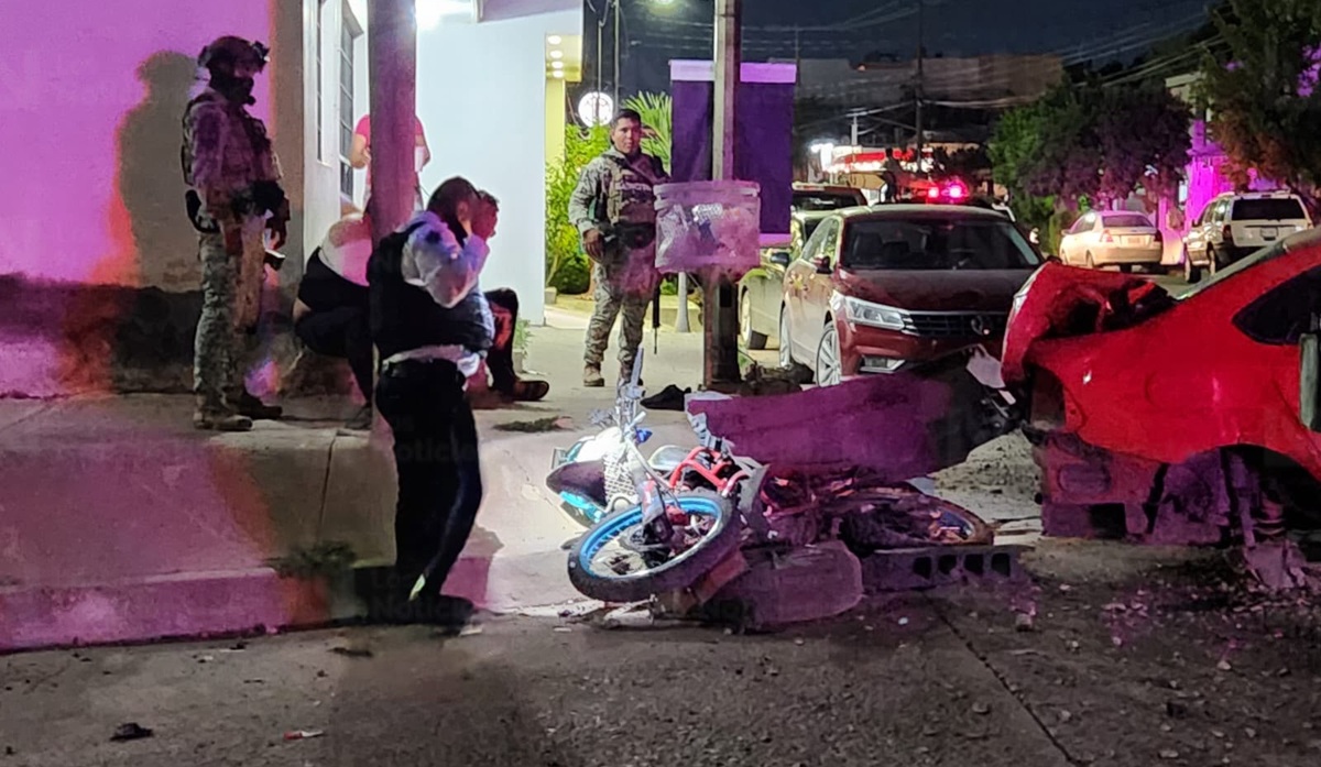 Choque entre dos carros y una moto deja tres lesionados en la Díaz Ordaz, en Culiacán
