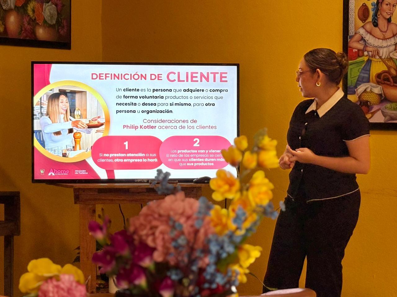 Turismo Ahome capacita a prestadores de servicios