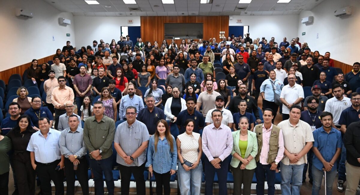 La UAS se alía con dependencias estatales y municipales y capacita a estudiantes ante situaciones de riesgo extremo en la Facultad de Derecho