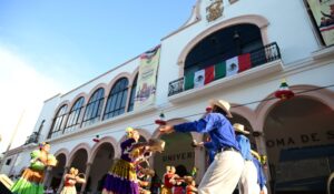 Desde el folclore hasta los sabores de la cocina mexicana, la UAS celebra con alegría y tradición las Fiestas Patrias en el corazón de su comunidad universitaria