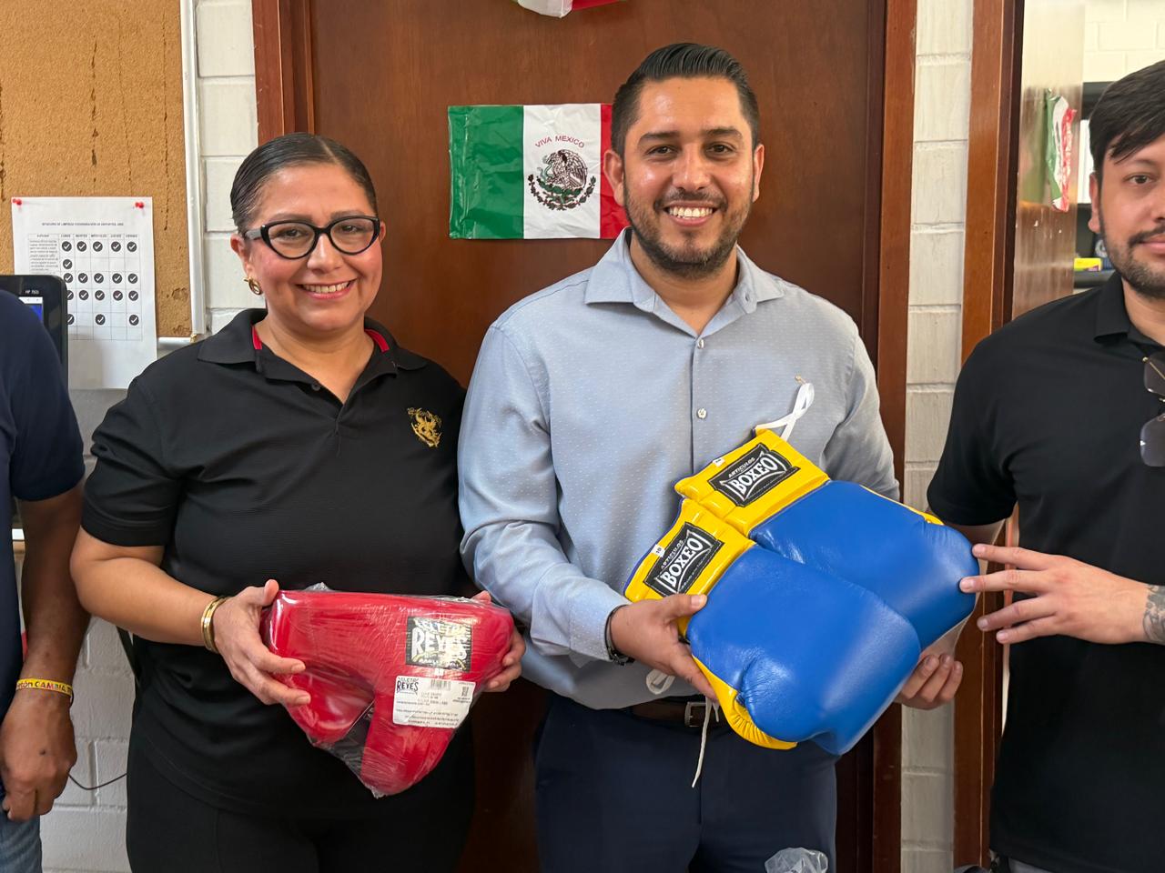 Entregan equipamiento deportivo a estudiantes de la zona sur de la UAS