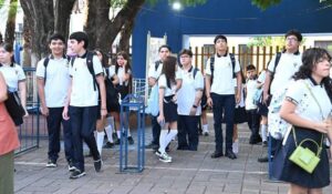 ¿Se la quieren pintear fuera de la preparatoria? Recomienda UAS a padres descargar app de monitoreo para acceso y salida en planteles del sur de Sinaloa