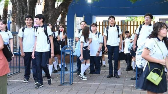 ¿Se la quieren pintear fuera de la preparatoria? Recomienda UAS a padres descargar app de monitoreo para acceso y salida en planteles del sur de Sinaloa