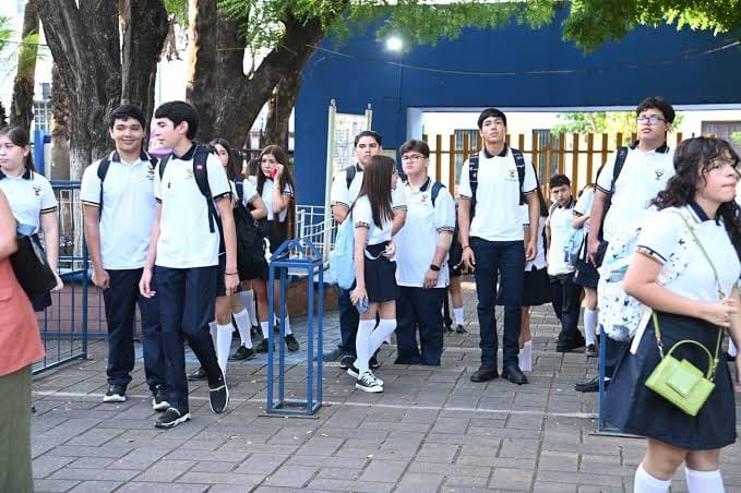¿Se la quieren pintear fuera de la preparatoria? Recomienda UAS a padres descargar app de monitoreo para acceso y salida en planteles del sur de Sinaloa