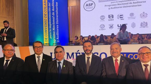 Rector de la UAS participa en la firma de convenios para impulsar la participación universitaria en el ejercicio de transparencia