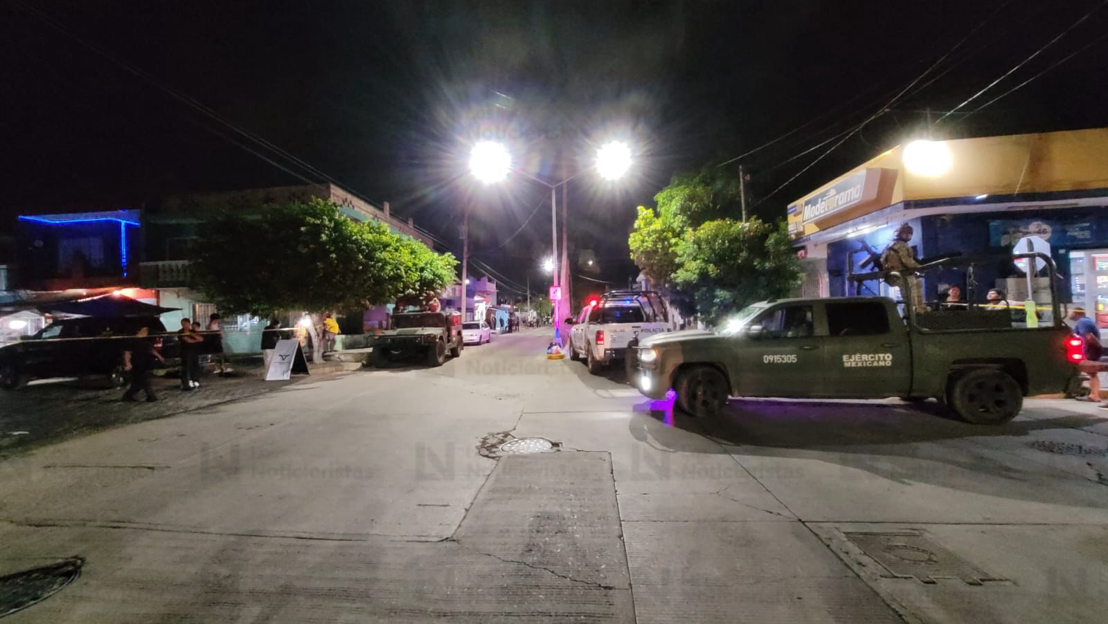 Ataque armado deja a hombre herido y mujer sin vida en frutería de Mazatlán