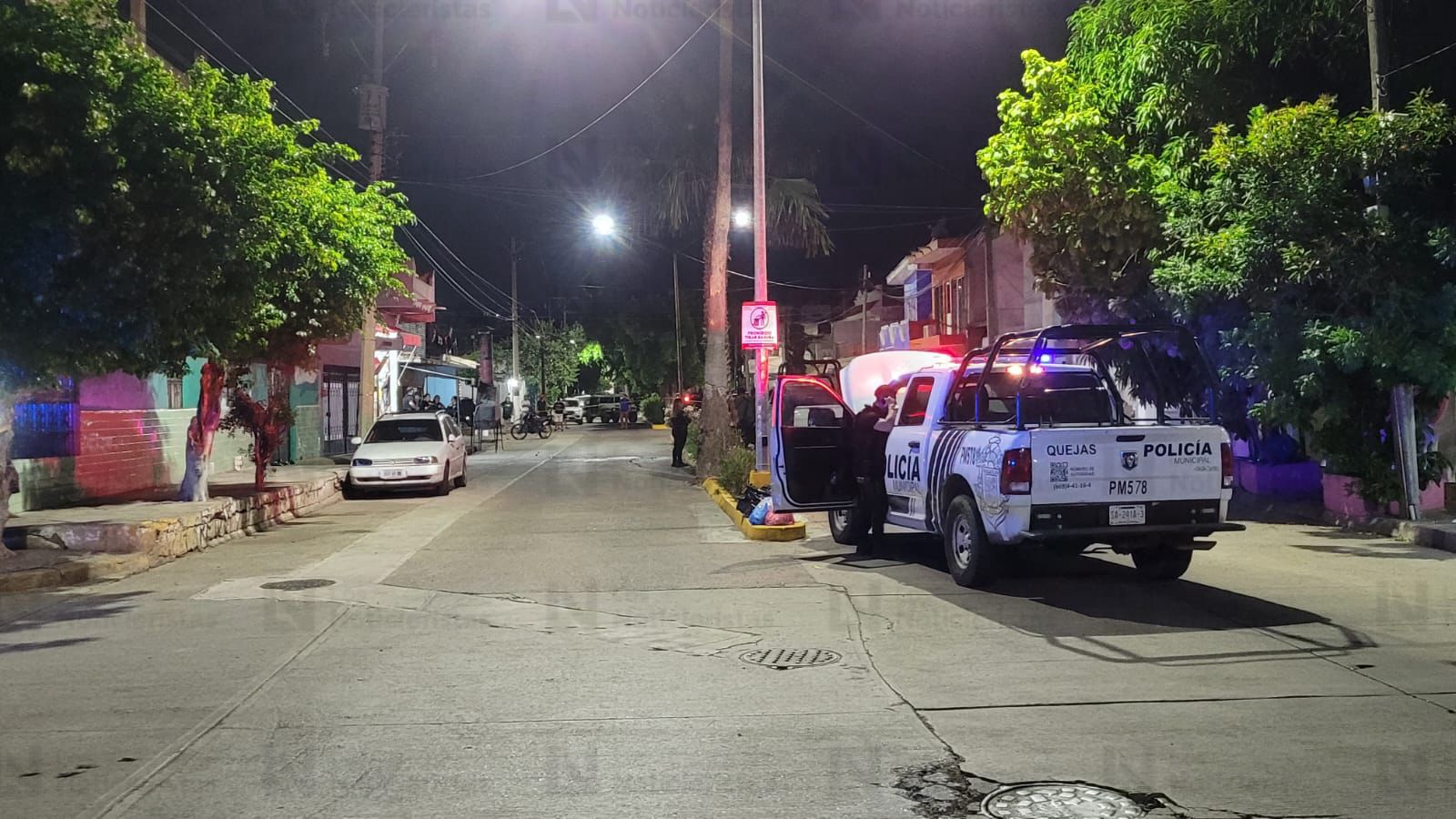 Ataque armado deja a hombre herido y mujer sin vida en frutería de Mazatlán