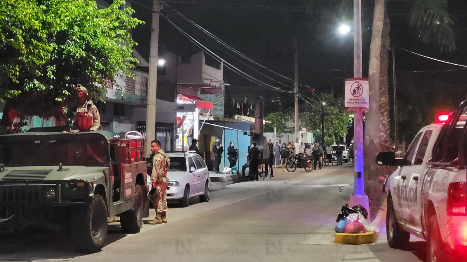 Ataque armado deja a hombre herido y mujer sin vida en frutería de Mazatlán