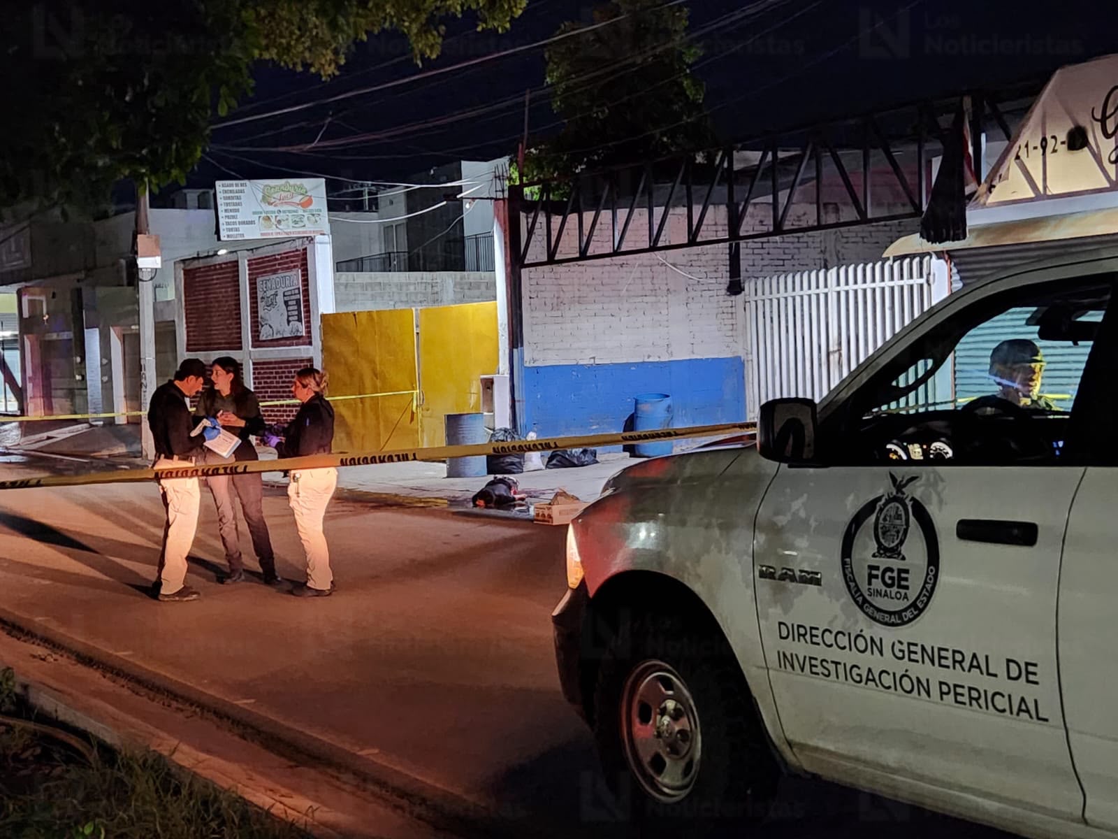 Un muerto y un herido deja ataque armado en expendio de Las Estancias, en Culiacán