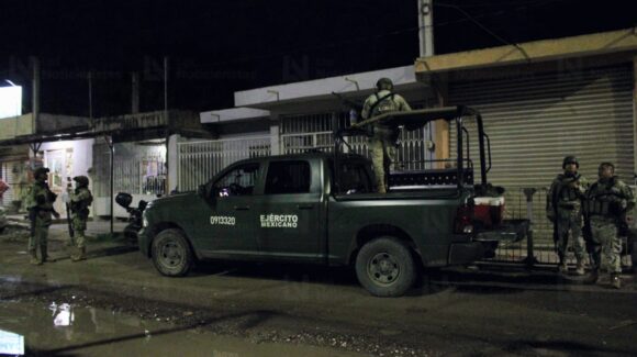 Ataque armado deja una mujer sin vida y un hombre gravemente lesionado en la Salvador Allende en Mazatlán, Sinaloa