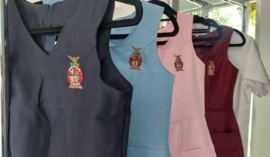 Proveedores de uniformes y útiles de la región del Évora, Sinaloa, comienzan a entregar documentación para liberar pagos
