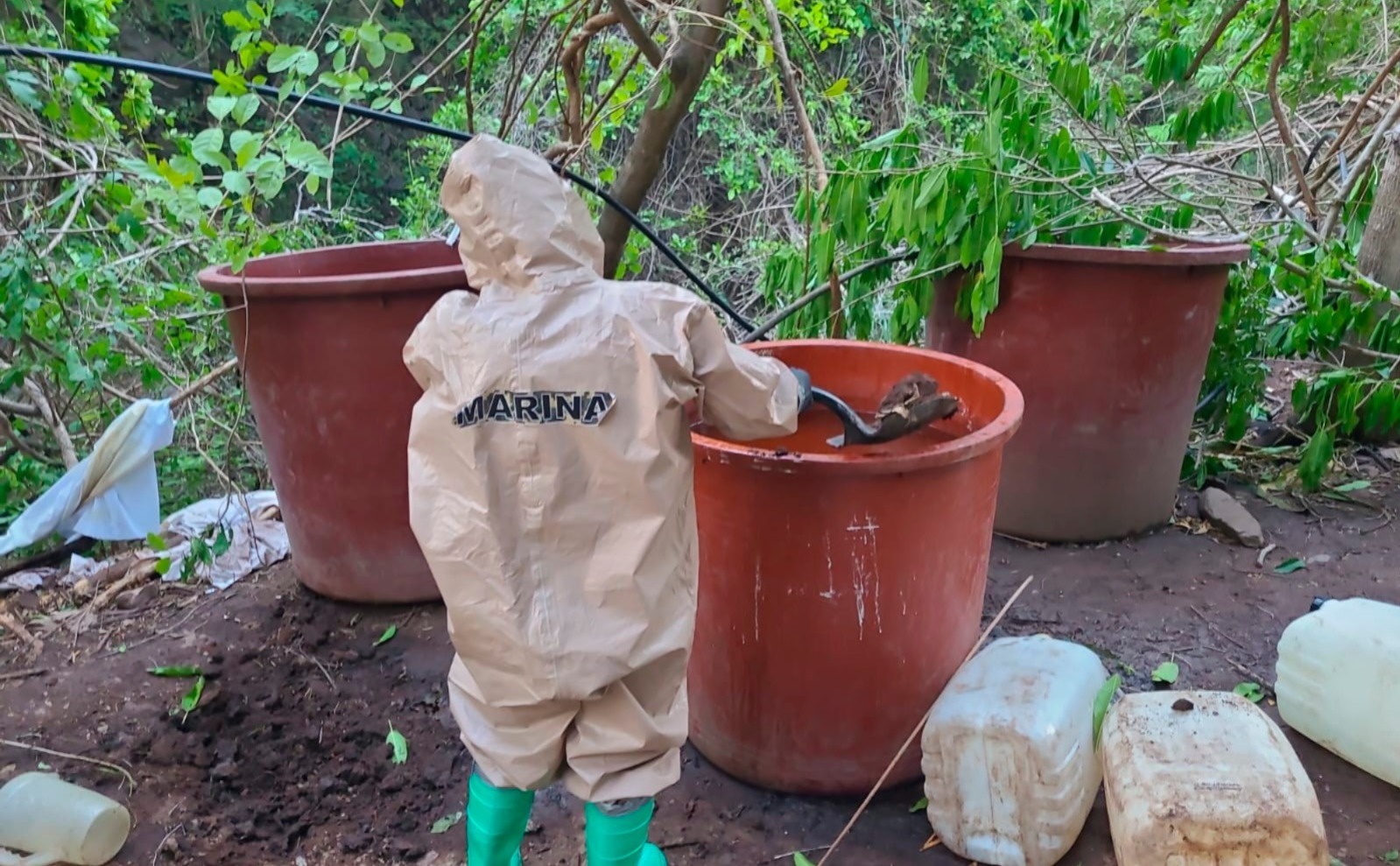 Marina desmantela laboratorio clandestino en Sinaloa