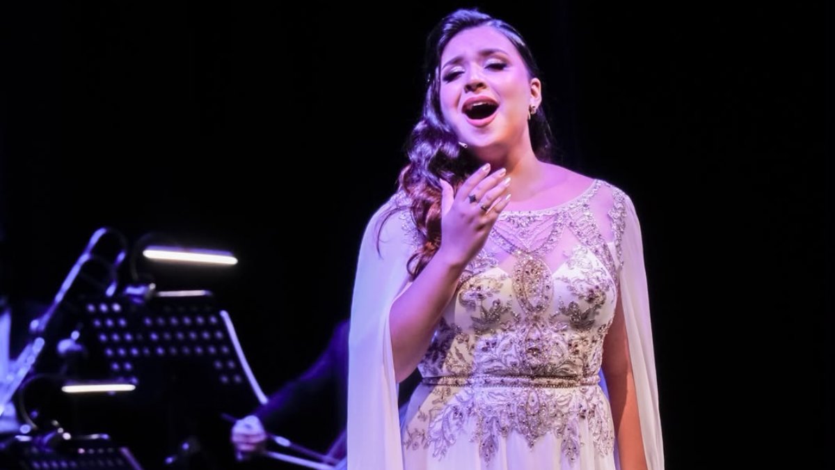 vanessa gama y rose ferreiro conquistan el teatro angela peralta de mazatlan canto