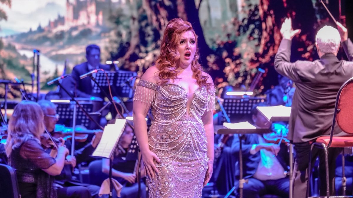vanessa gama y rose ferreiro conquistan el teatro angela peralta de mazatlan opera