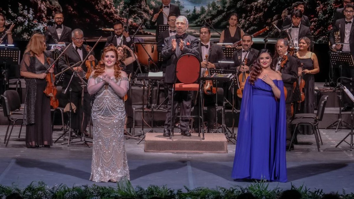 vanessa gama y rose ferreiro conquistan el teatro angela peralta de mazatlan sin