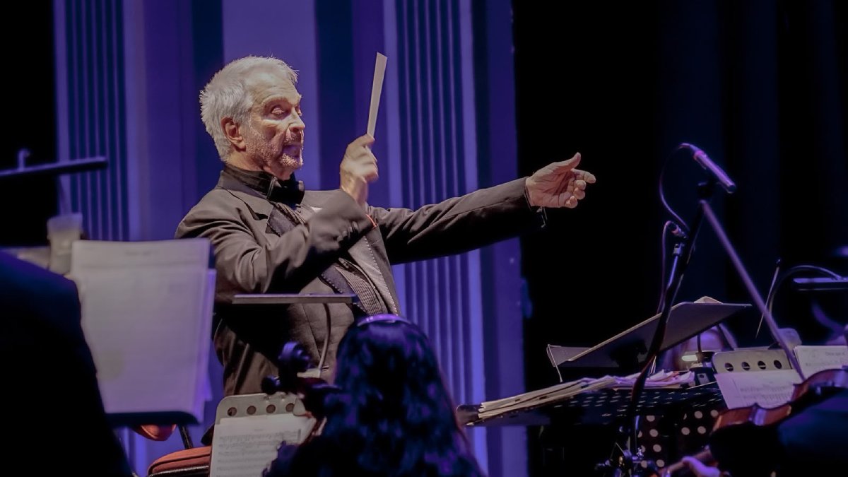 vanessa gama y rose ferreiro conquistan el teatro angela peralta de mazatlan sinaloa