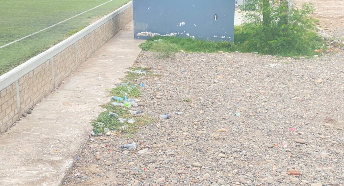 Vecinos de El Huitussi reportan fallas en agua, luz, basura y calles; drenaje y primaria sí reciben atención