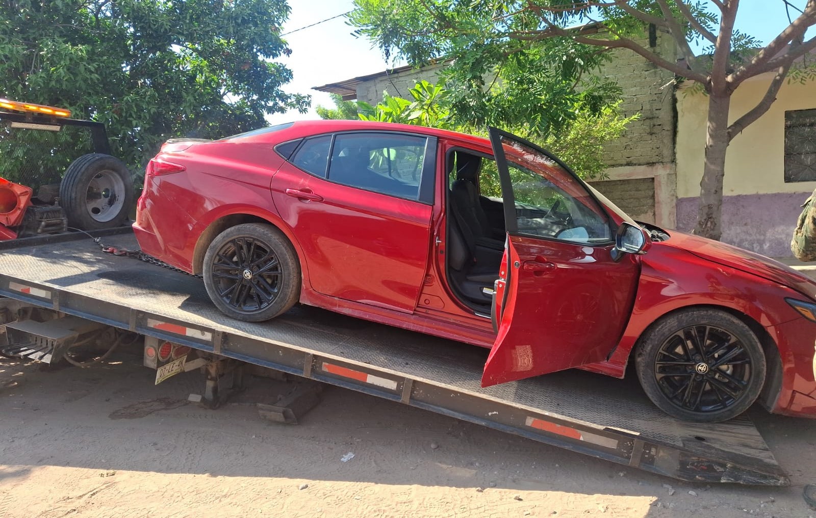 Vehículo asegurado en Escuinapa