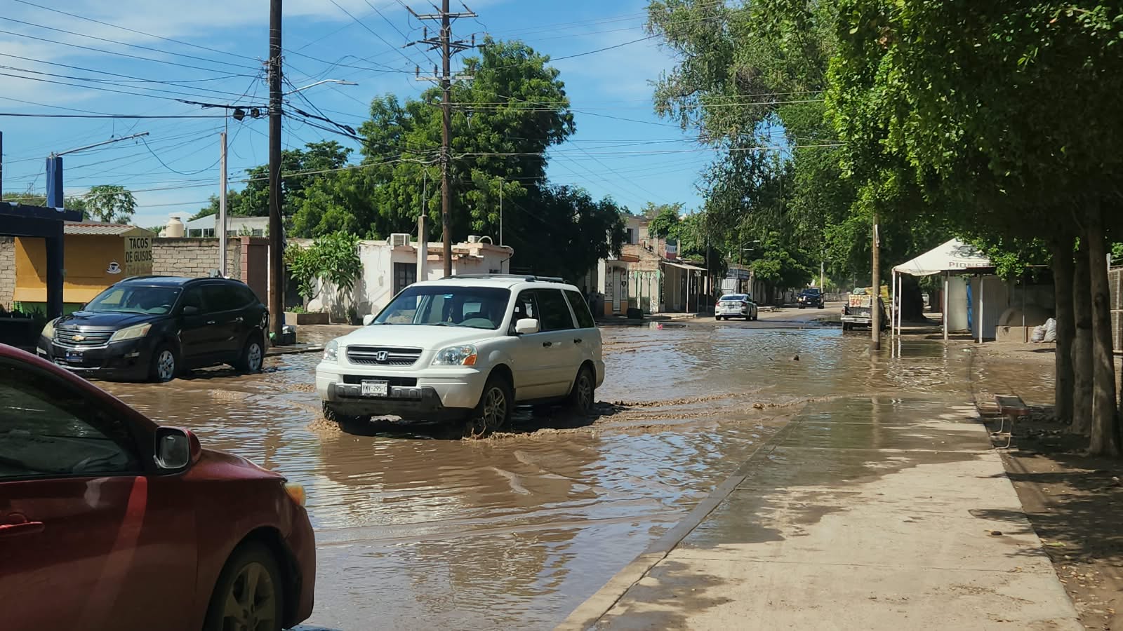 Vialidades con baches en Guasave