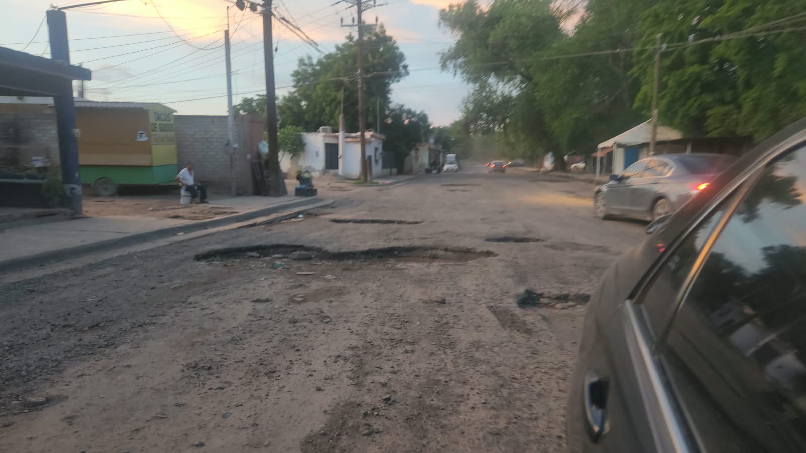 Vialidades con baches en Guasave