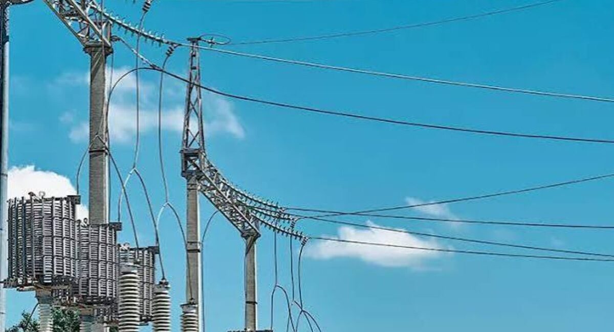 ¡Aún no llega Polo! Villa de Guadalupe lleva días sin luz; vecinos reportan fallas tras las lluvias en Concordia, Sinaloa