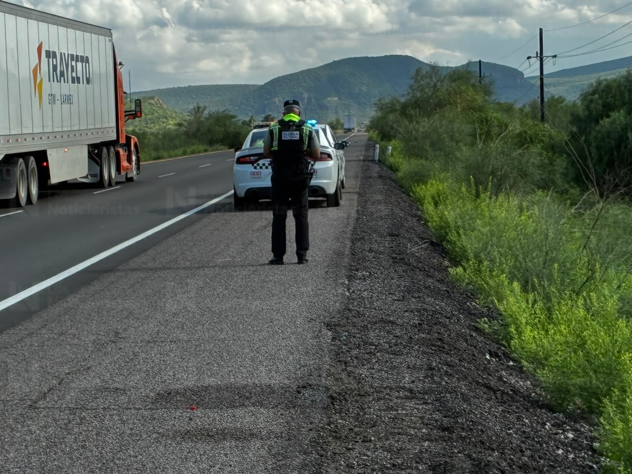 Elemento de la Guardia Nacional en carretera México 15, en Ahome