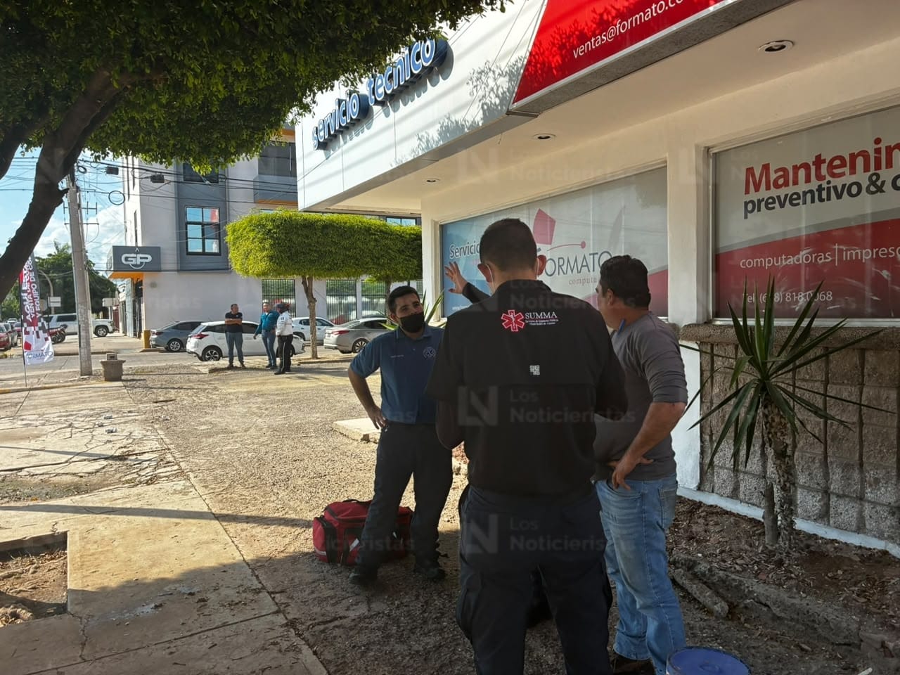 Hombre resulta lesionado tras sufrir volcadura en el sector centro de Los Mochis