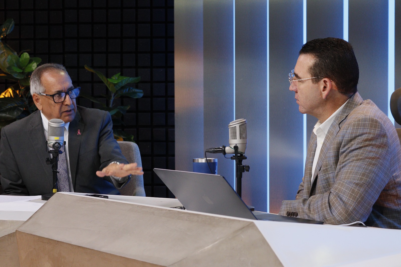 Ambrocio Chavez en entrevista en Los Noticieristas