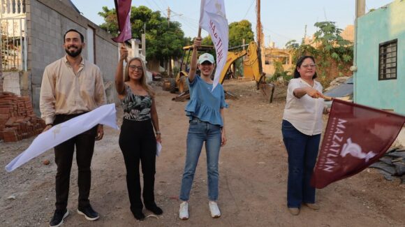 Arranca pavimentación de calle De las Rosas en Mazatlán; invertirán 2.39 millones de pesos