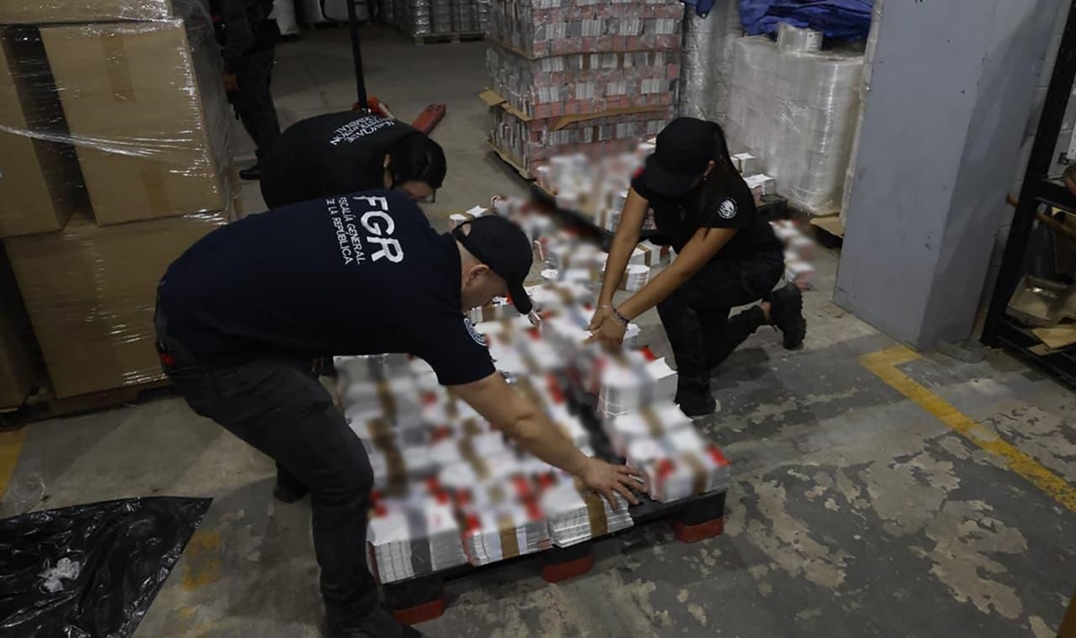 Aseguran 60 toneladas de cigarrillos en Edomex, detienen a 3 personas 1