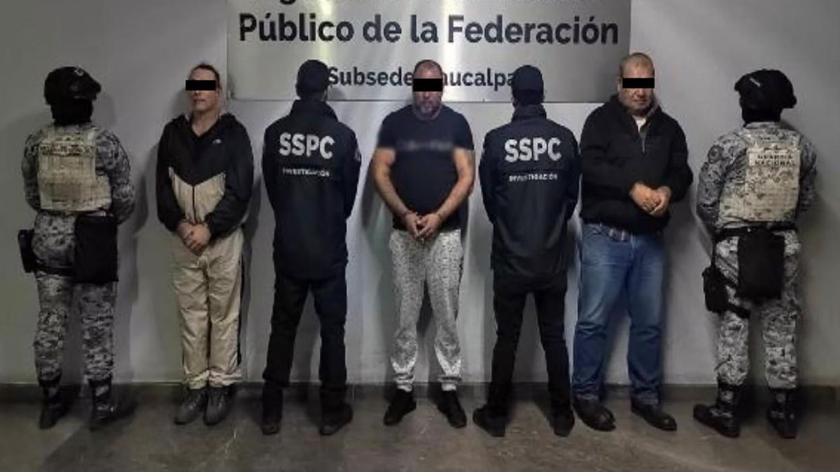 Aseguran 60 toneladas de cigarrillos en Edomex, detienen a 3 personas
