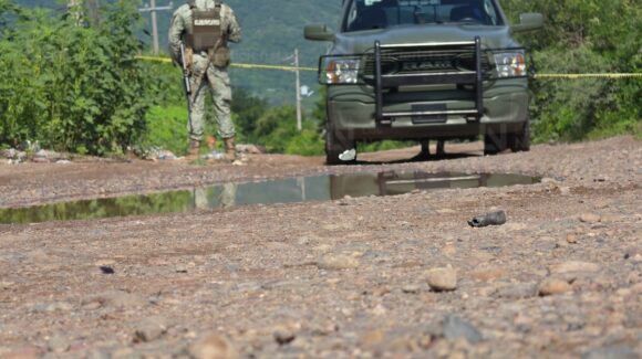 Ejecutan a balazos a un hombre en camino de terracería cerca de Los Laureles, en Mazatlán