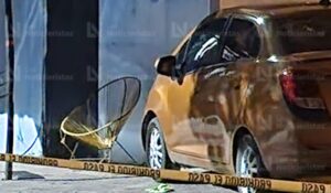 Atacan a balazos al conductor de un vehículo al llegar a una casa en el fraccionamiento Zona Dorada de Culiacán, Sinaloa