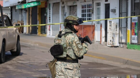 Atacan a balazos negocio sobre la avenida Insurgentes en Mazatlán; no hay heridos