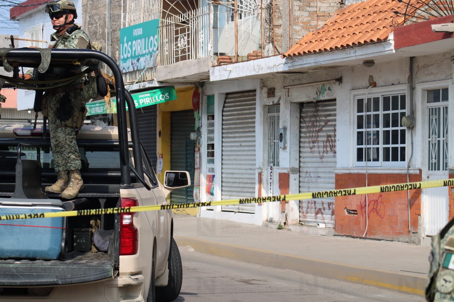 Atacan a balazos negocio sobre la avenida Insurgentes en Mazatlán