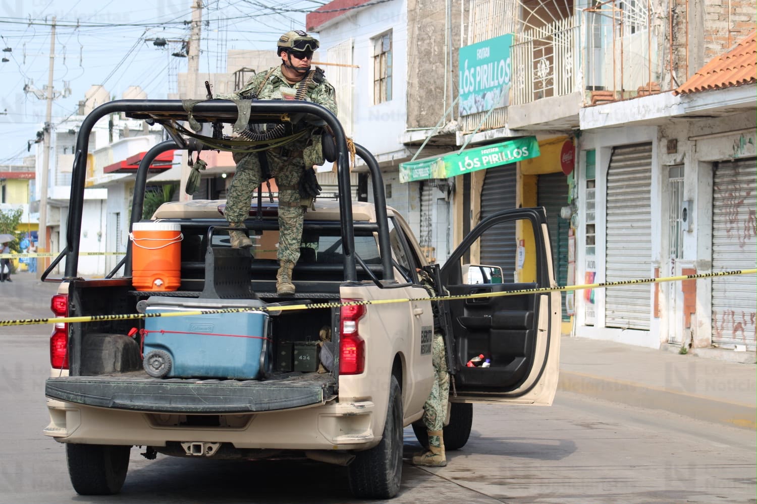 Atacan a balazos negocio sobre la avenida Insurgentes en Mazatlán